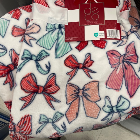 Pink Christmas Bow Ribbons Red Pink Green Plush Blanket 50”x70” NWT Coquette - Picture 1 of 5